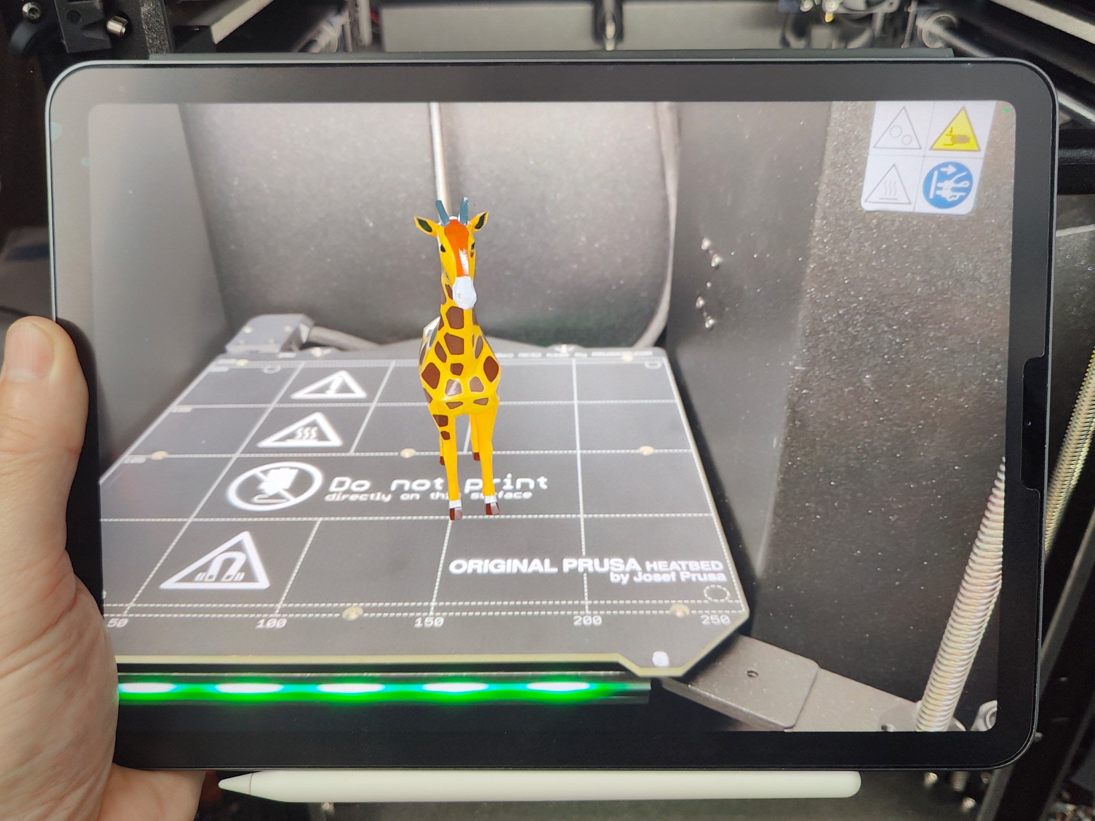 AR on iPad — place a model in the room, right on the print bed